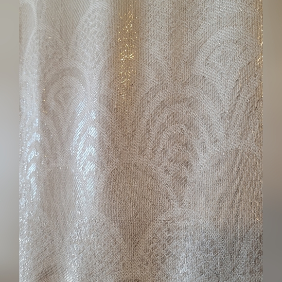 Elegant scarf ✨️ - Picture 2 of 5